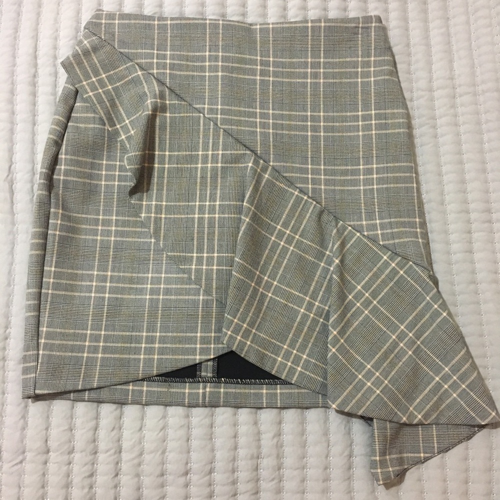 Formal H&M Plat Gray  and Yellow Ruffled Skirt